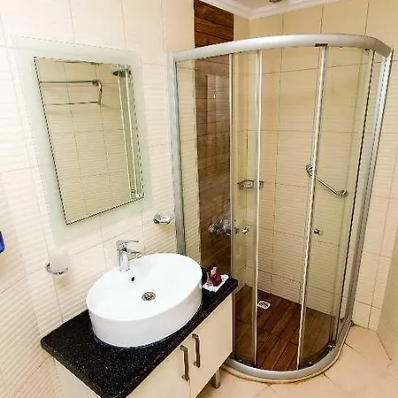Grand Mir Hotel